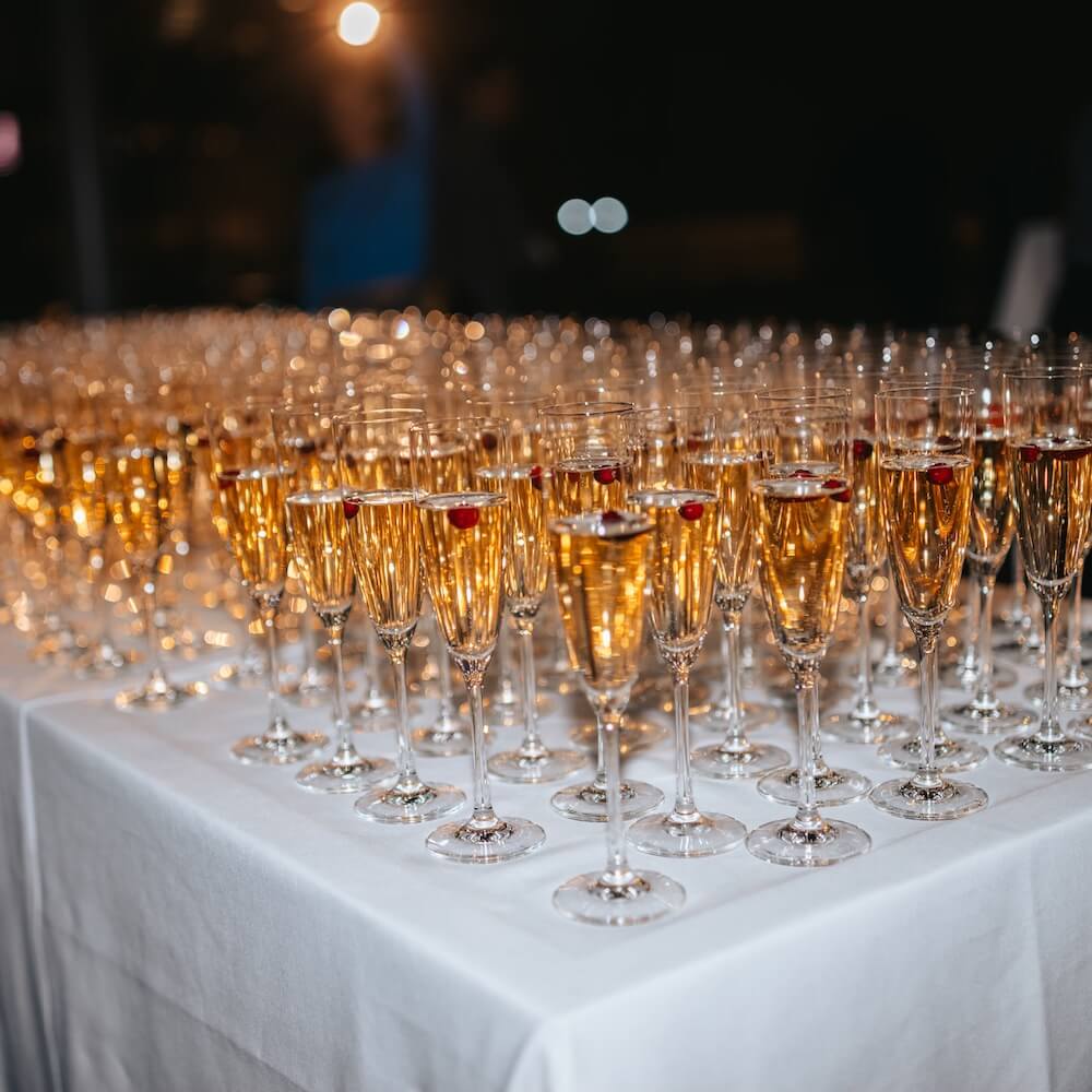 champagne table